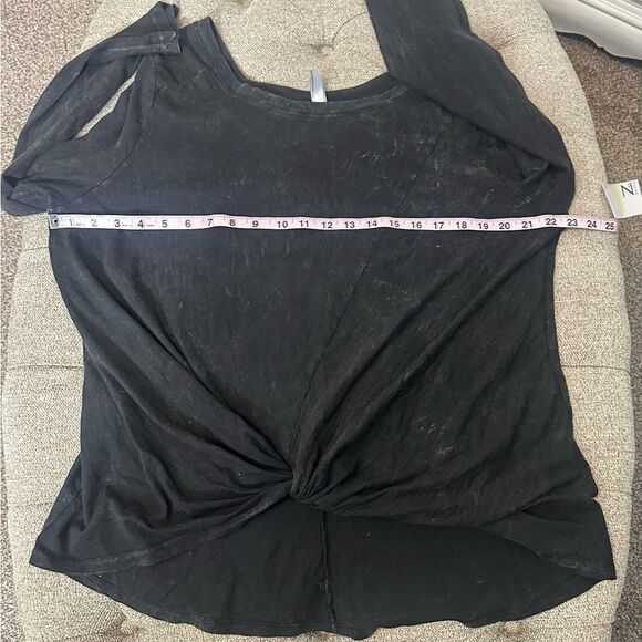 Mineral Wash Front Knot‎ Tee - Picture 10 of 13